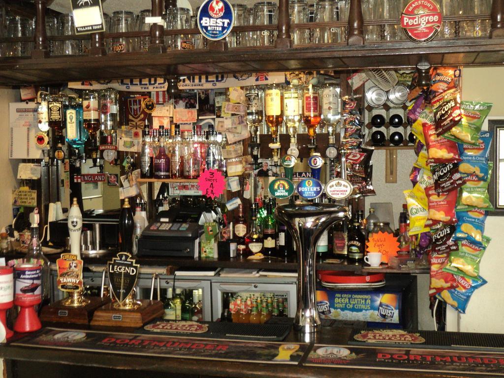 Ostler Inn Uffculme Экстерьер фото