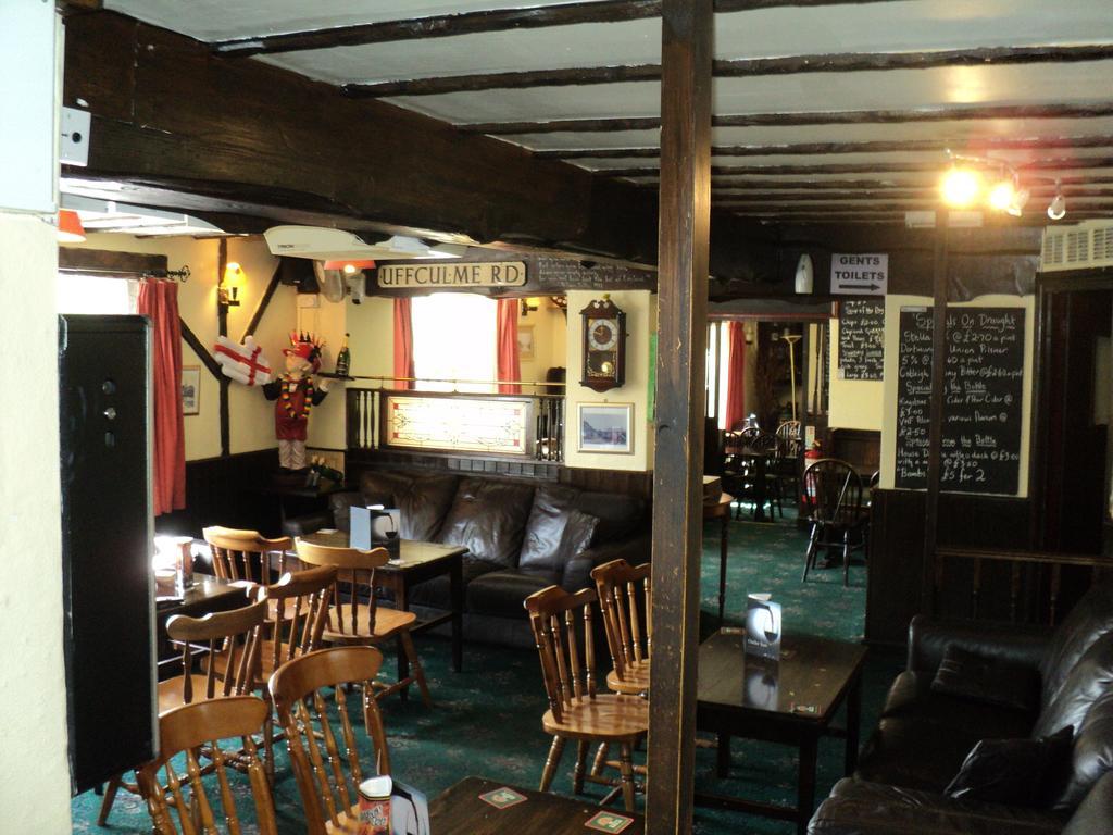 Ostler Inn Uffculme Экстерьер фото