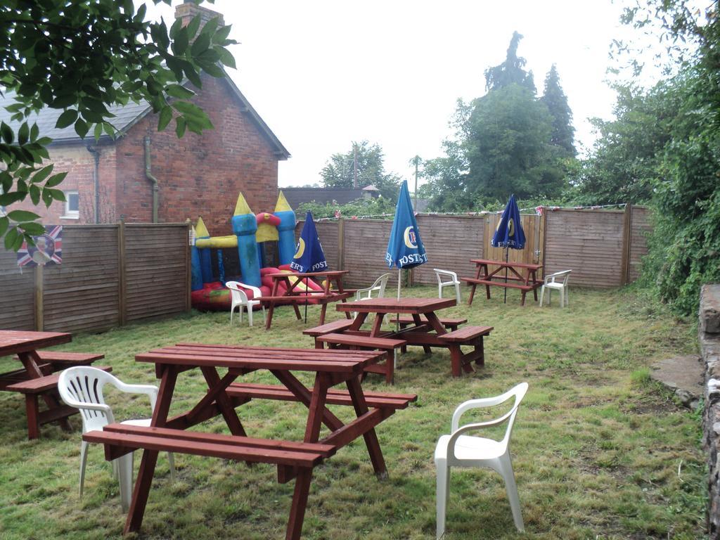 Ostler Inn Uffculme Экстерьер фото